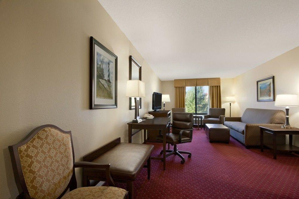 Spark By Hilton Greensboro Exterior foto